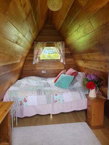 Фото номера Двухместный номер с 1 кроватью, вид на озеро Фермерские дома Glasson Glamping Farm г. Атлон 6