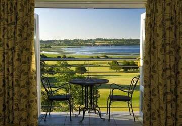 Фото номера Суперлюкс Отель Glasson LakeHouse г. Атлон 5