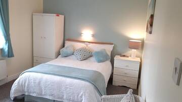 Фото номера Двухместный номер с 1 кроватью Отели типа «постель и завтрак» Shannonside House B&amp;B г. Атлон 13