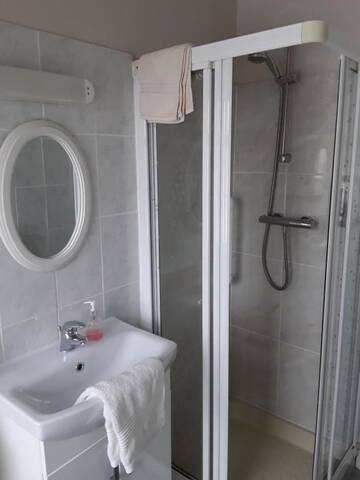 Фото номера Двухместный номер с 1 кроватью Отели типа «постель и завтрак» Riverview House г. Атлон 34