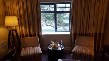 Фото номера Семейный номер (для 2 взрослых и 2 детей) Отель Shamrock Lodge Hotel г. Атлон 7